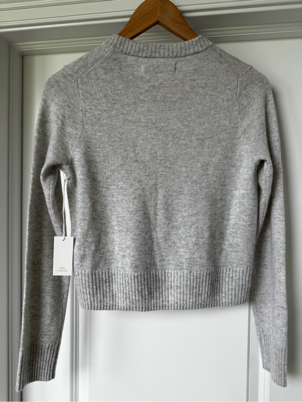 NWT Abercrombie & Fitch 100% Cashmere Gray Crew Neck Cardigan XS Luxury Sweater - Picture 4 of 9